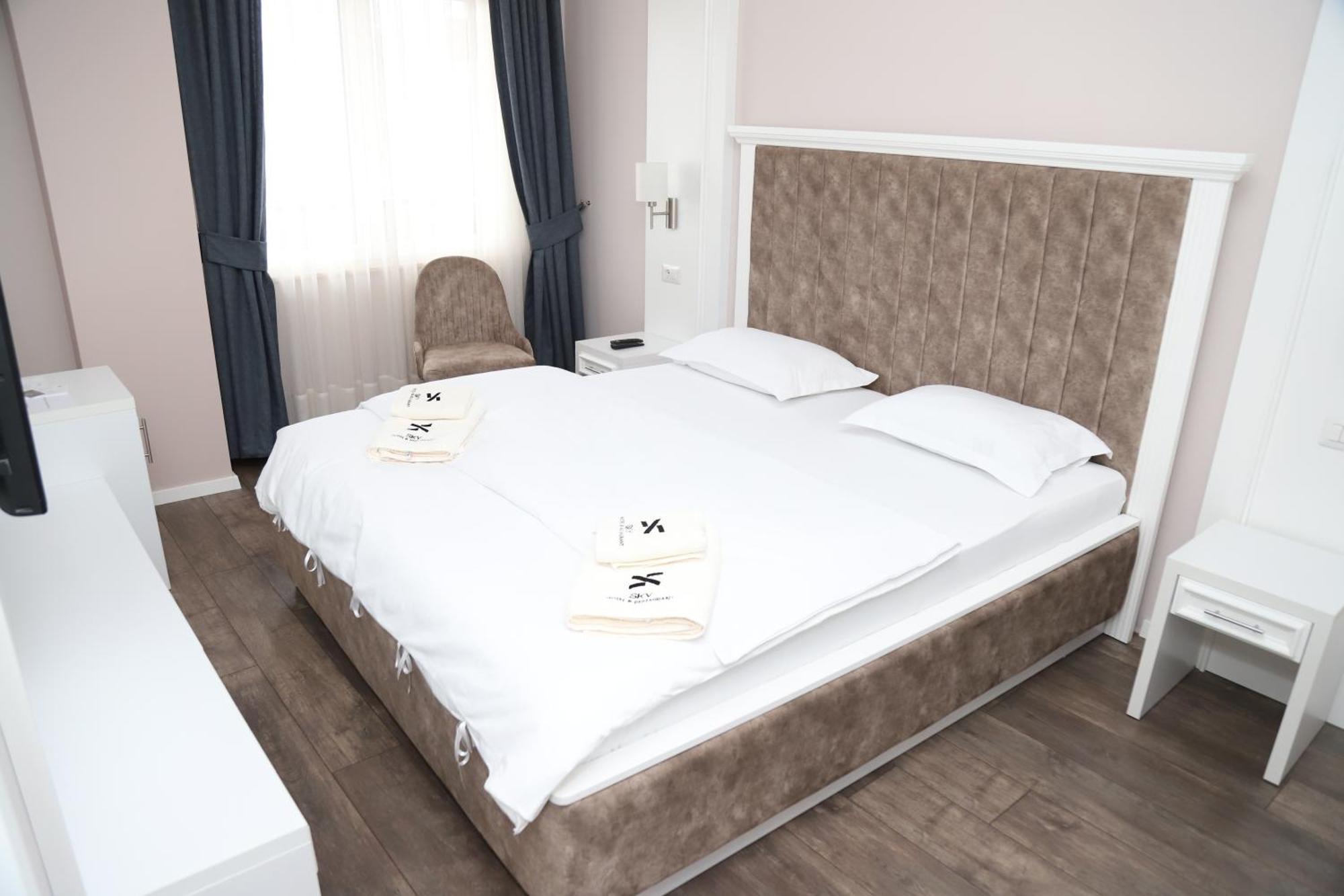 Sky Hotel Prizren Eksteriør bilde
