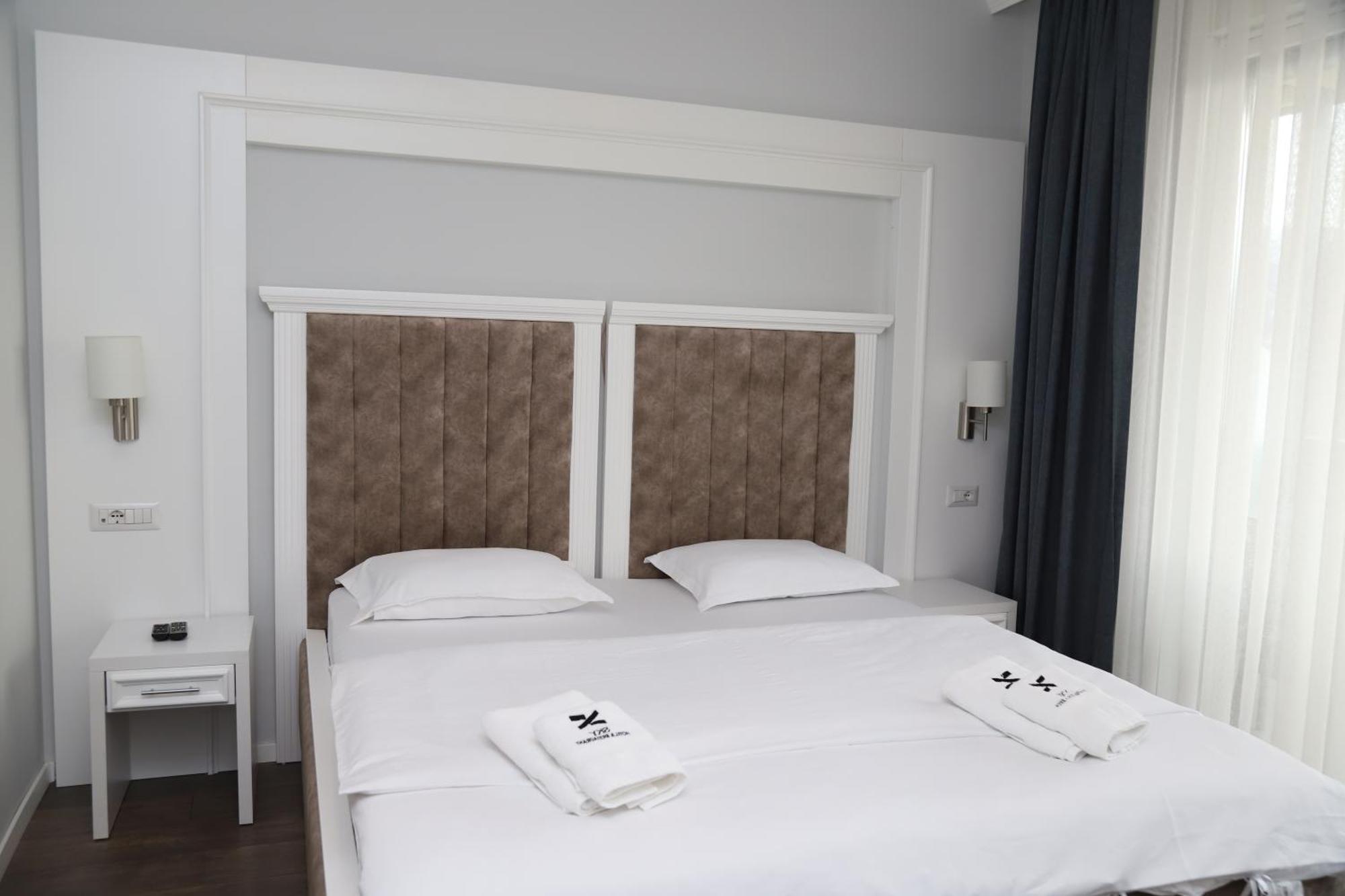 Sky Hotel Prizren Eksteriør bilde
