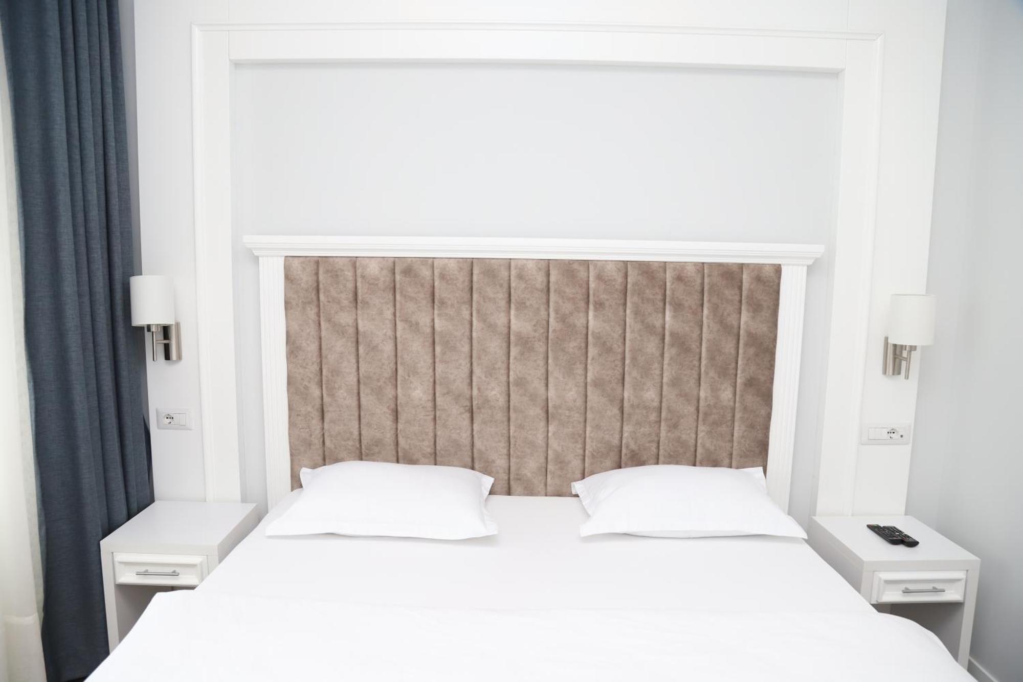Sky Hotel Prizren Eksteriør bilde