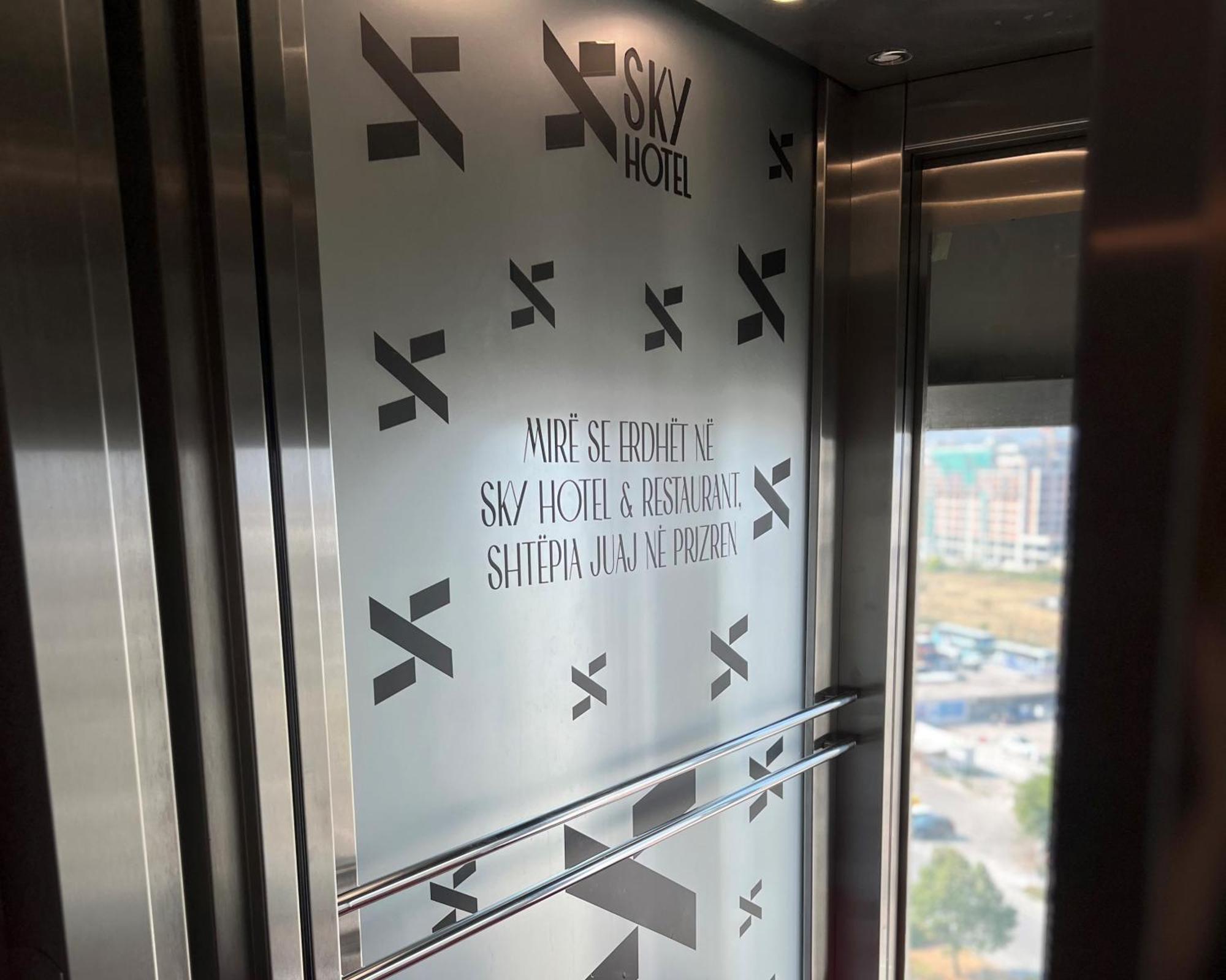 Sky Hotel Prizren Eksteriør bilde