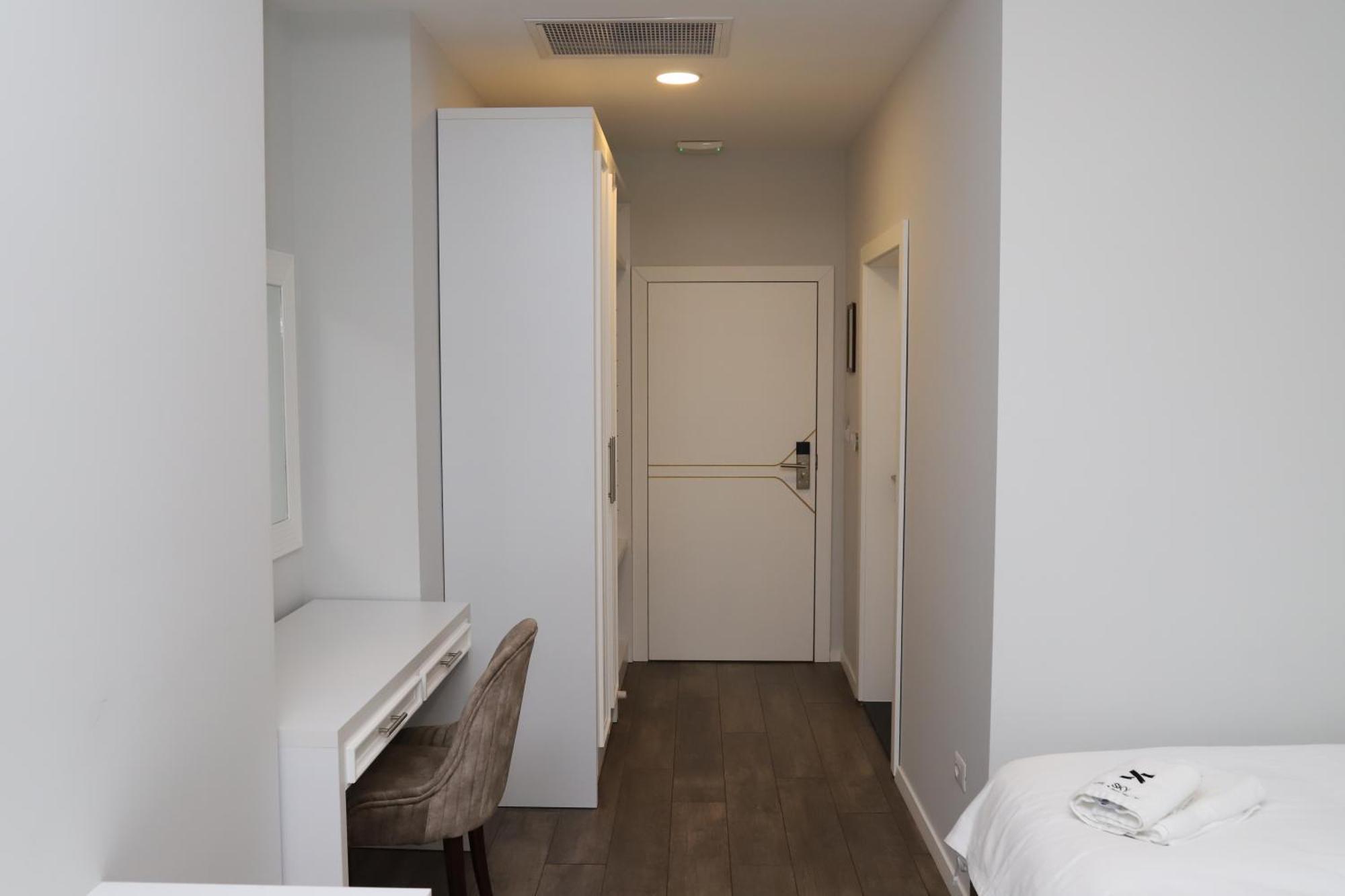 Sky Hotel Prizren Eksteriør bilde