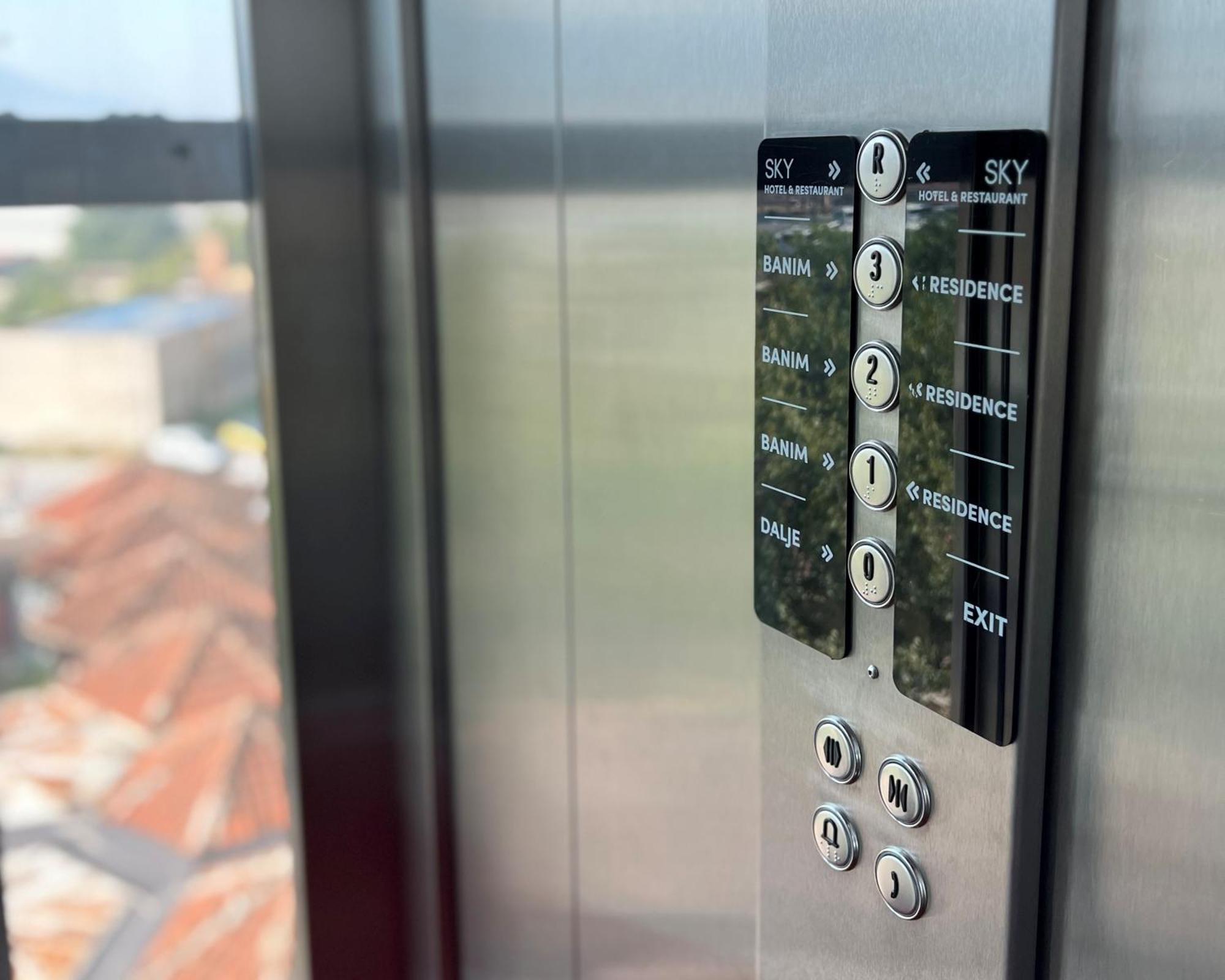 Sky Hotel Prizren Eksteriør bilde
